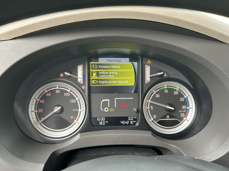 DAF LF 210 FA / 12 Ton / 454 dkm / Pritsch-Plane / LBW / NL Truck - Camion à rideaux coulissants: photos 4 DAF LF 210 FA / 12 Ton / 454 dkm / Pritsch-Plane / LBW / NL Truck - Camion à rideaux coulissants: photos 4