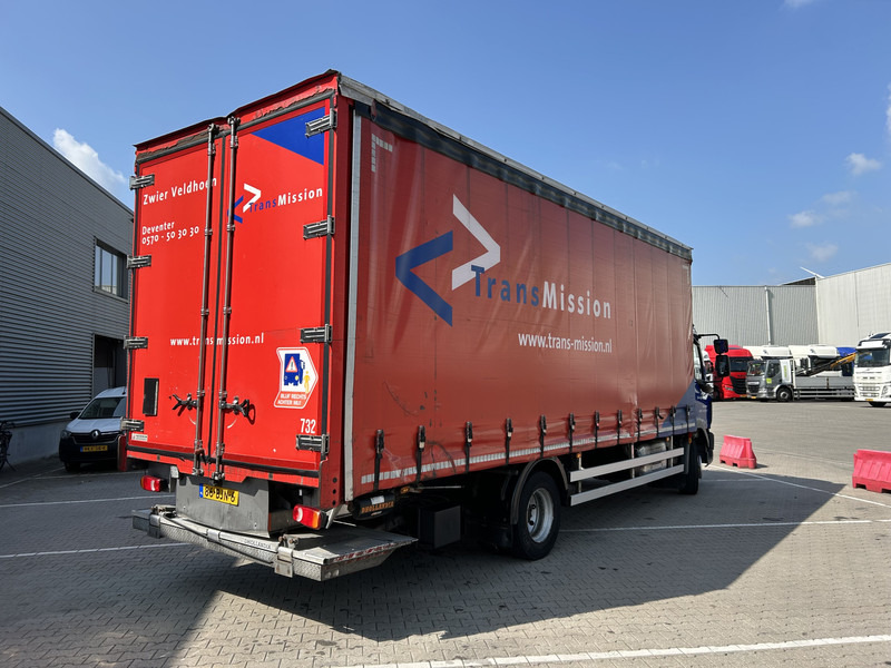 DAF LF 210 FA / 361 dkm / Curtainside / Loadlift / NL Truck - Camion à rideaux coulissants: photos 2 DAF LF 210 FA / 361 dkm / Curtainside / Loadlift / NL Truck - Camion à rideaux coulissants: photos 2
