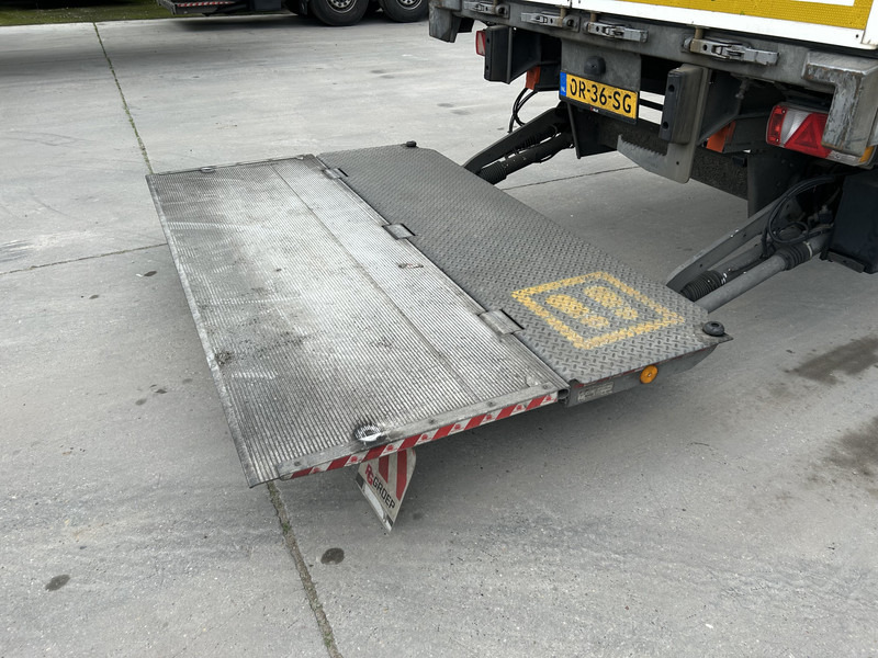 Fruehauf CNP 03 / Box / Laadklep / SAF Schijf - Semi-remorque fourgon: photos 5 Fruehauf CNP 03 / Box / Laadklep / SAF Schijf - Semi-remorque fourgon: photos 5