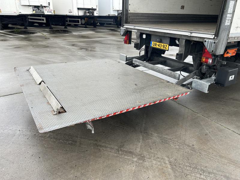 Fruehauf FSR MD4 / Box / Loadlift 2000 kg / Lift axle / APK TUV 12-25 - Semi-remorque fourgon: photos 5 Fruehauf FSR MD4 / Box / Loadlift 2000 kg / Lift axle / APK TUV 12-25 - Semi-remorque fourgon: photos 5