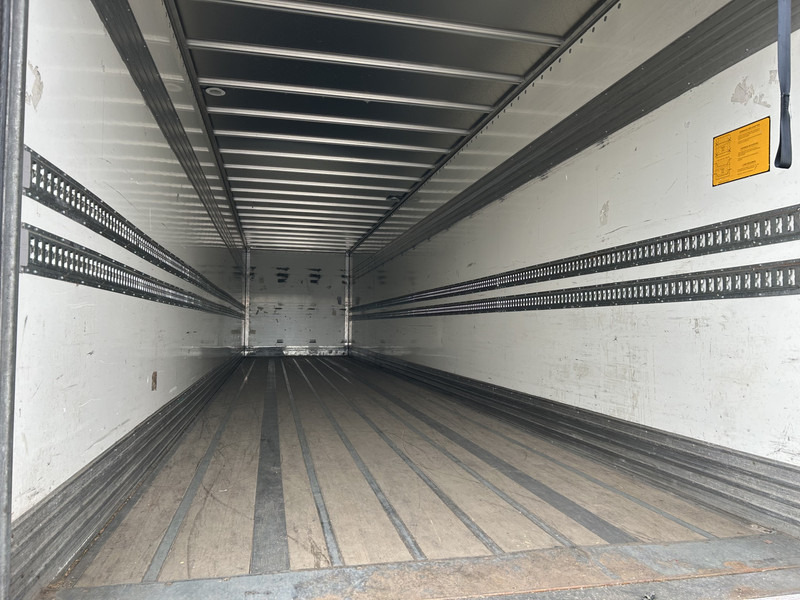 Fruehauf FSR MD4 / Box / Loadlift 2000 kg / Lift axle / APK TUV 12-25 - Semi-remorque fourgon: photos 3 Fruehauf FSR MD4 / Box / Loadlift 2000 kg / Lift axle / APK TUV 12-25 - Semi-remorque fourgon: photos 3