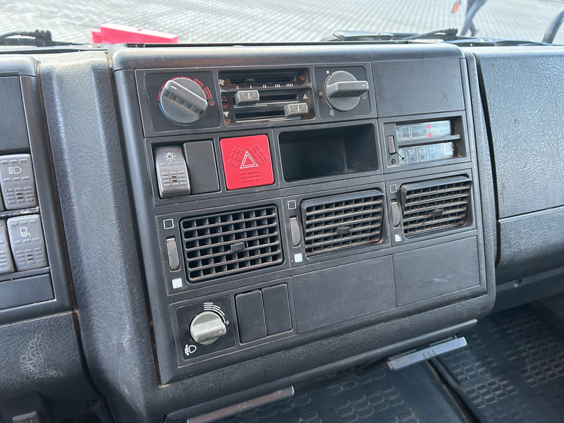 Iveco EuroCargo 80E15 / Double Cab / Manual / 427 dkm / Blad - Blad / Box Truck - Camion fourgon: photos 5 Iveco EuroCargo 80E15 / Double Cab / Manual / 427 dkm / Blad - Blad / Box Truck - Camion fourgon: photos 5