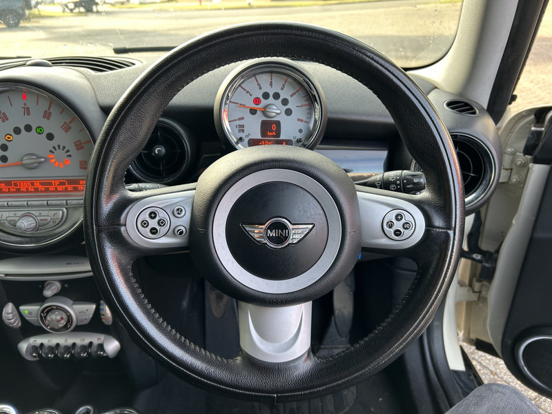 MINI Clubman 1.6 Cooper RHD / Airco / APK TUV 11-25 - Voiture: photos 4 MINI Clubman 1.6 Cooper RHD / Airco / APK TUV 11-25 - Voiture: photos 4