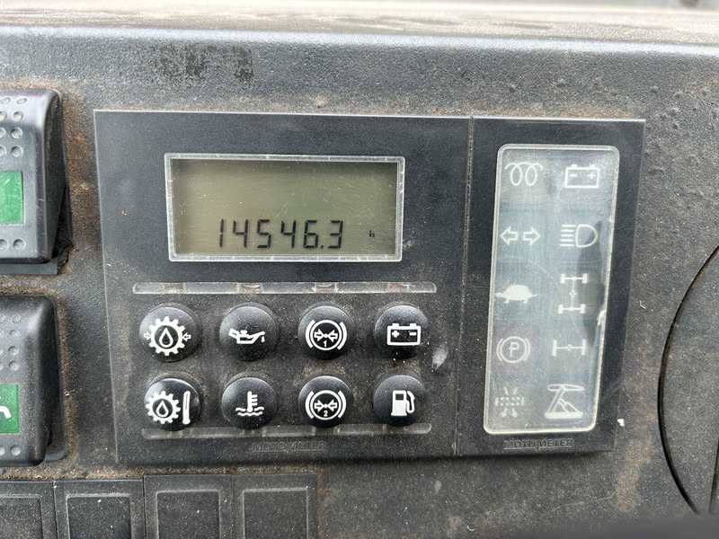 Terberg YT 180 / BDF Umsetzer / Wechselhubwagen / Terminal Truck / Mercedes Motor - Camion porte-conteneur/ Caisse mobile: photos 4 Terberg YT 180 / BDF Umsetzer / Wechselhubwagen / Terminal Truck / Mercedes Motor - Camion porte-conteneur/ Caisse mobile: photos 4