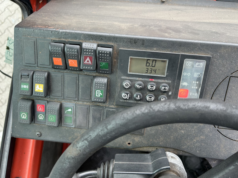 Terberg YT 180 / BDF Umsetzer / Wechselhubwagen / Terminal Truck / Mercedes Motor - Camion porte-conteneur/ Caisse mobile: photos 5 Terberg YT 180 / BDF Umsetzer / Wechselhubwagen / Terminal Truck / Mercedes Motor - Camion porte-conteneur/ Caisse mobile: photos 5