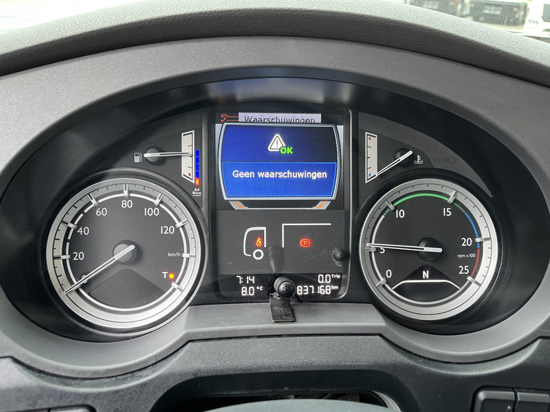 DAF XF 440 FT SC / Mega - Low Deck / 837 dkm / 2 Tanks / Stand Klima / Tacho V2 - Tracteur routier: photos 4 DAF XF 440 FT SC / Mega - Low Deck / 837 dkm / 2 Tanks / Stand Klima / Tacho V2 - Tracteur routier: photos 4