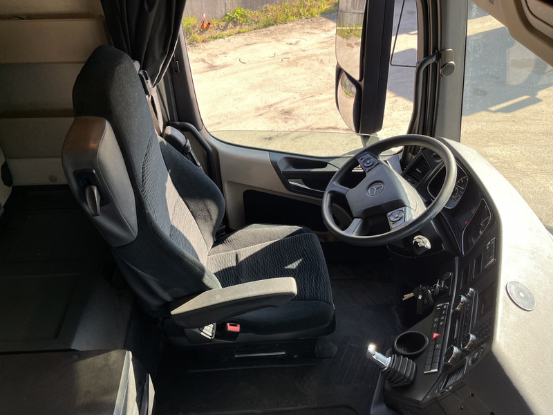 Mercedes-Benz Actros 1842 StreamSpace / 939 dkm / 2 Tanks / NL Truck - Tracteur routier: photos 3 Mercedes-Benz Actros 1842 StreamSpace / 939 dkm / 2 Tanks / NL Truck - Tracteur routier: photos 3