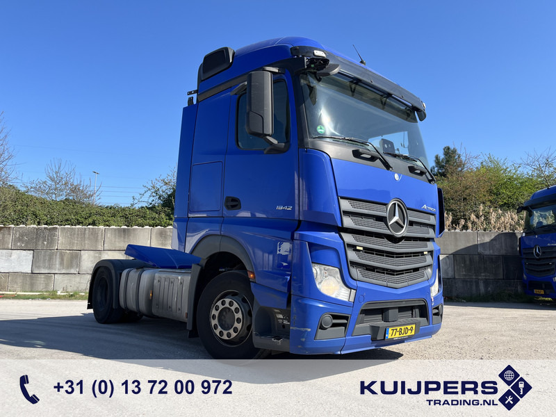 Mercedes-Benz Actros 1842 Streamspace / 945 dkm / 2 Tanks / NL Truck - Tracteur routier: photos 1 Mercedes-Benz Actros 1842 Streamspace / 945 dkm / 2 Tanks / NL Truck - Tracteur routier: photos 1