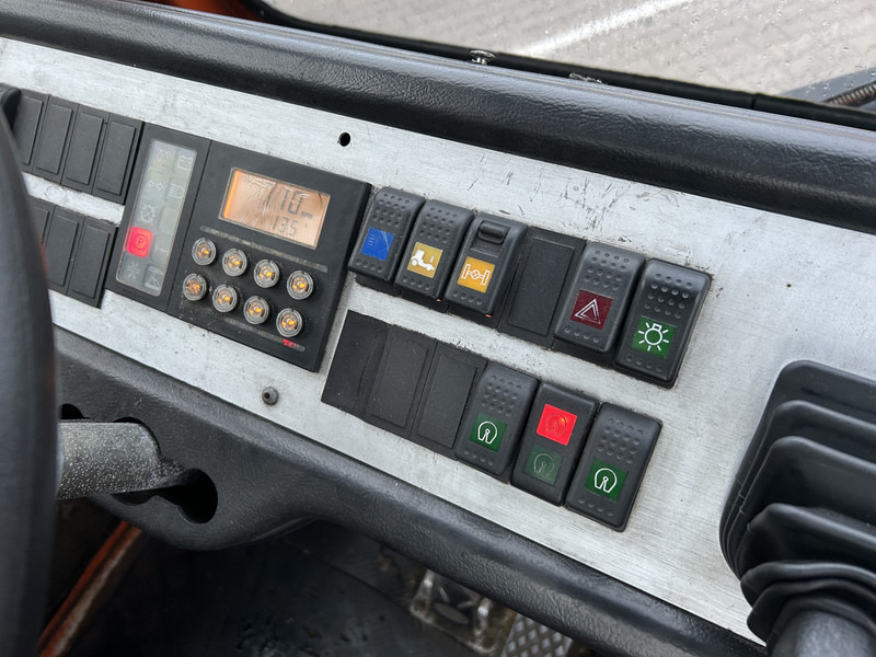 Terberg YT 182 Terminal Tractor / Allison - Cummins - Tracteur routier: photos 5 Terberg YT 182 Terminal Tractor / Allison - Cummins - Tracteur routier: photos 5