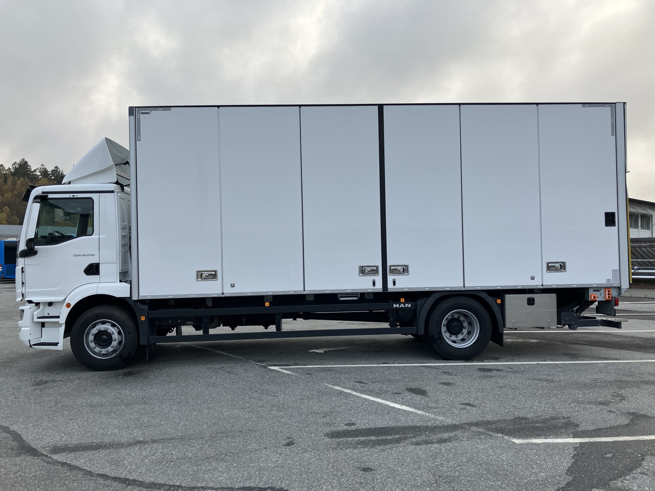 TGM 18.290 4×2 LL 18-ppl ÖBS - Camion fourgon: photos 5 TGM 18.290 4×2 LL 18-ppl ÖBS - Camion fourgon: photos 5