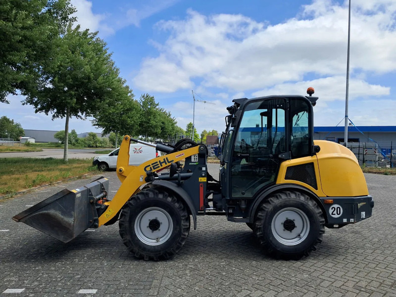 Gehl M9230 AL650 - Chargeuse: photos 2 Gehl M9230 AL650 - Chargeuse: photos 2