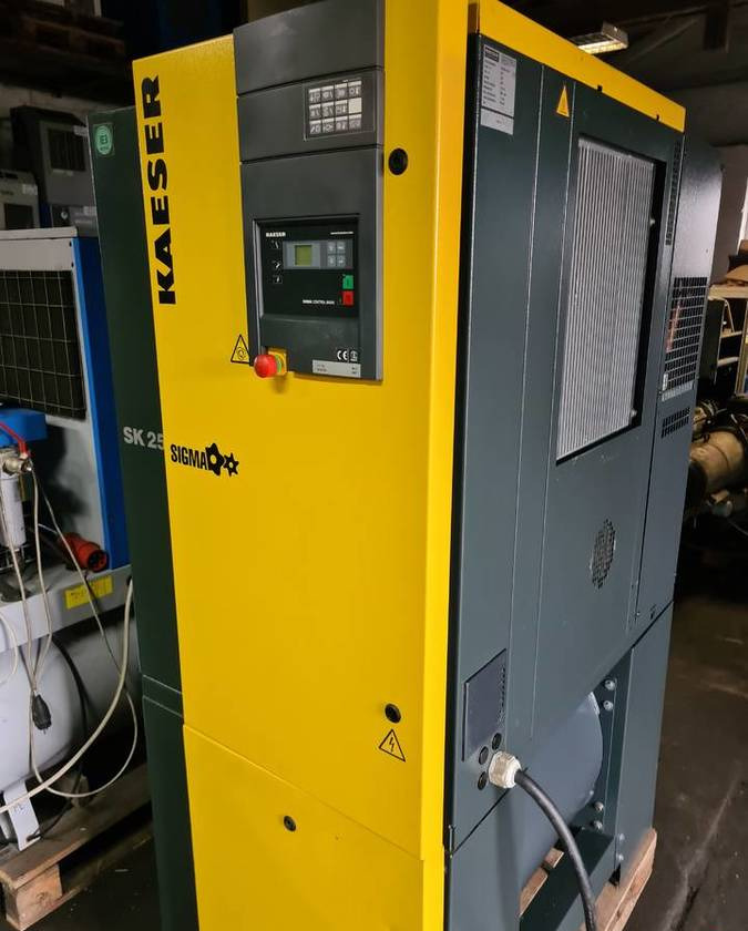 Kompresor śrubowy KAESER Aircenter SK25 15 kw - Compresseur d'air: photos 1 Kompresor śrubowy KAESER Aircenter SK25 15 kw - Compresseur d'air: photos 1