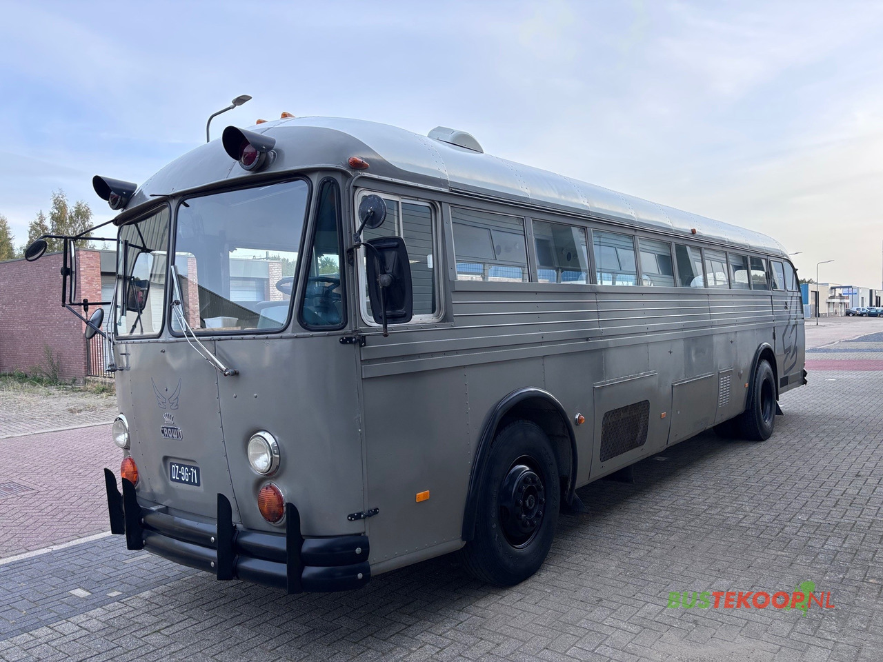 CROWN Oldtimer / Jurybus / Camper 1969 - Bus: photos 3 CROWN Oldtimer / Jurybus / Camper 1969 - Bus: photos 3