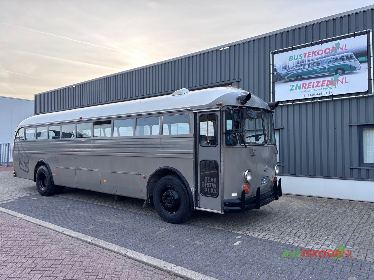 CROWN Oldtimer / Jurybus / Camper 1969 - Bus: photos 1 CROWN Oldtimer / Jurybus / Camper 1969 - Bus: photos 1