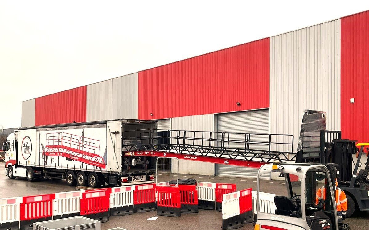 Rampe de chargement neuf Loading Ramp with with hydraulic folding bridge - AZ RAMP - STAR-OTC- 8T. 8 ton capacity: photos 8 Rampe de chargement neuf Loading Ramp with with hydraulic folding bridge - AZ RAMP - STAR-OTC- 8T. 8 ton capacity: photos 8