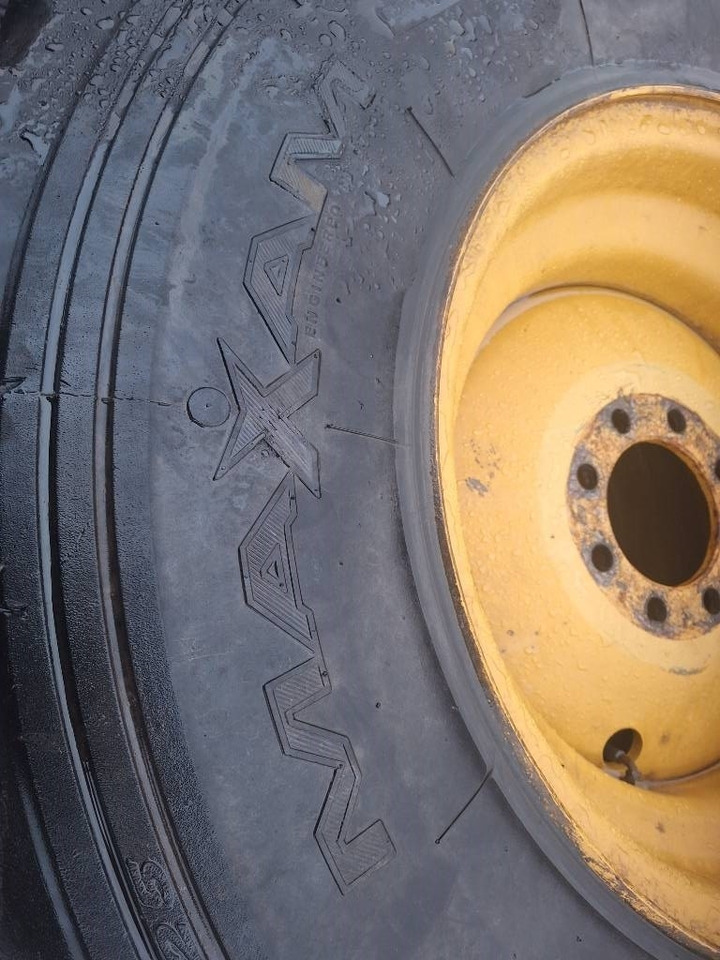 Maxam 17.5R25 4kpl renkaat - Pneu pour Engins de chantier: photos 4 Maxam 17.5R25 4kpl renkaat - Pneu pour Engins de chantier: photos 4