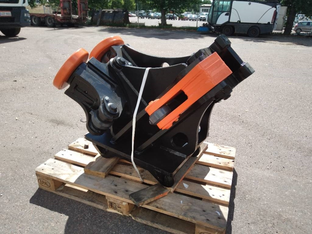 Tarfin RKH-V4 Rail handling device S60 - L'équipement de construction: photos 1 Tarfin RKH-V4 Rail handling device S60 - L'équipement de construction: photos 1