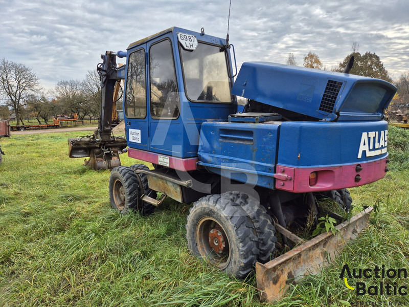 Atlas 1304 - Pelle sur pneus: photos 4 Atlas 1304 - Pelle sur pneus: photos 4