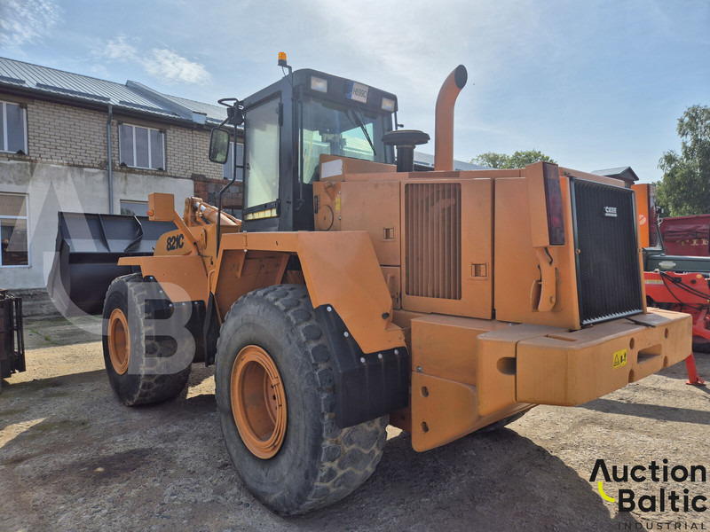 Case 821 C - Chargeuse sur pneus: photos 2 Case 821 C - Chargeuse sur pneus: photos 2