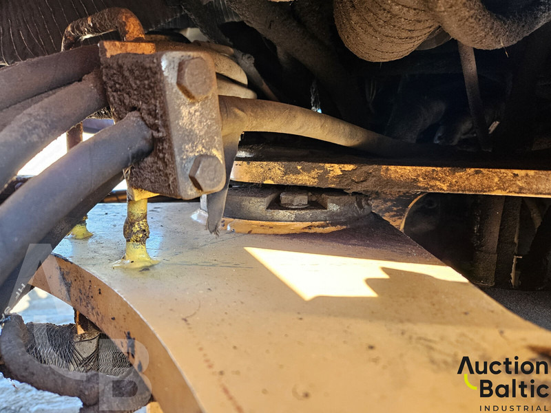 Chargeuse sur pneus Case 821 F: photos 14