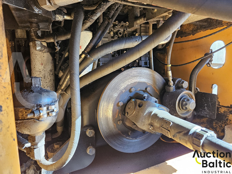 Chargeuse sur pneus Case 821 F: photos 17