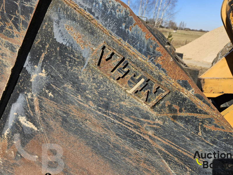 Chargeuse sur pneus Case 821 F: photos 20