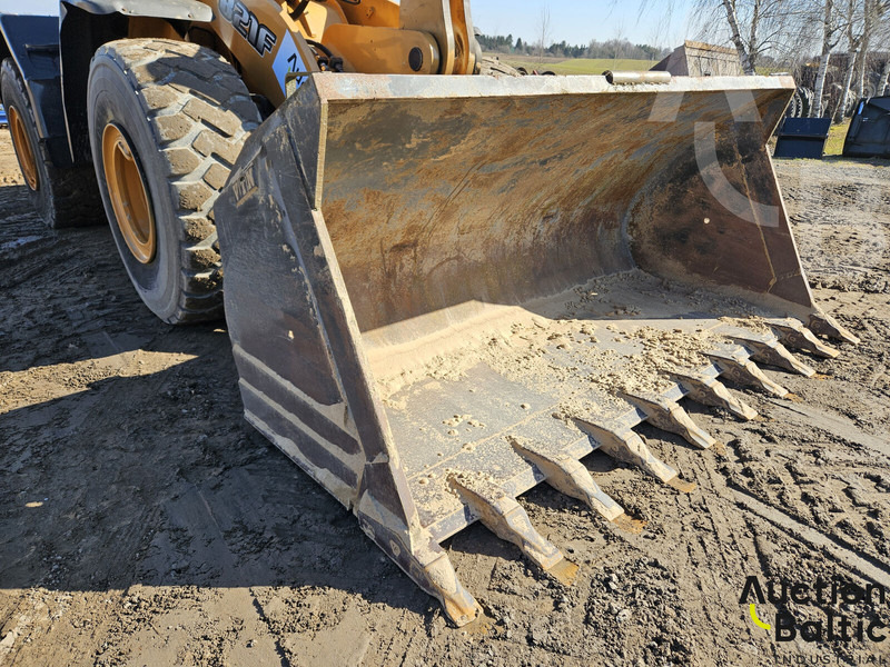 Chargeuse sur pneus Case 821 F: photos 9