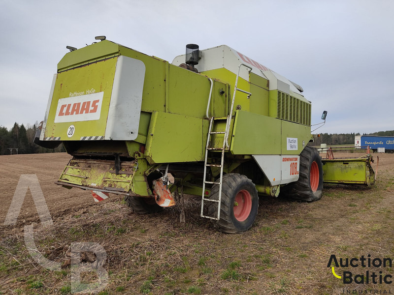 Claas Dominator 108 SL - Moissonneuse-batteuse: photos 5 Claas Dominator 108 SL - Moissonneuse-batteuse: photos 5