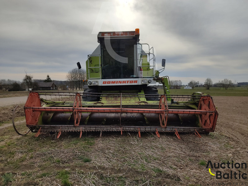 Claas Dominator 108 SL - Moissonneuse-batteuse: photos 3 Claas Dominator 108 SL - Moissonneuse-batteuse: photos 3