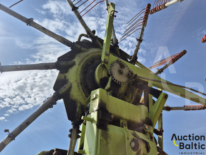 Claas Liner 3000 - Faneuse: photos 5 Claas Liner 3000 - Faneuse: photos 5