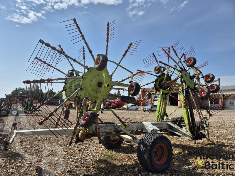 Claas Liner 3000 - Faneuse: photos 3 Claas Liner 3000 - Faneuse: photos 3