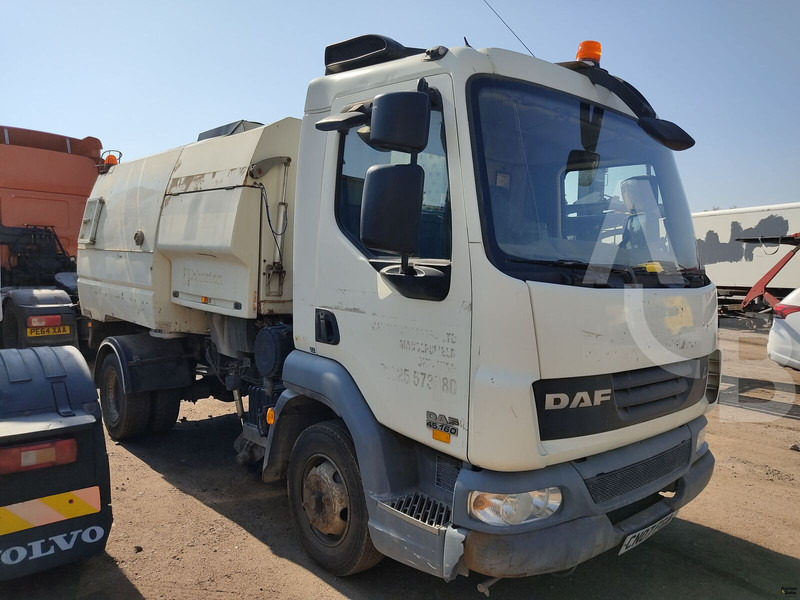 DAF LF45.160 - Balayeuse de voirie: photos 1 DAF LF45.160 - Balayeuse de voirie: photos 1