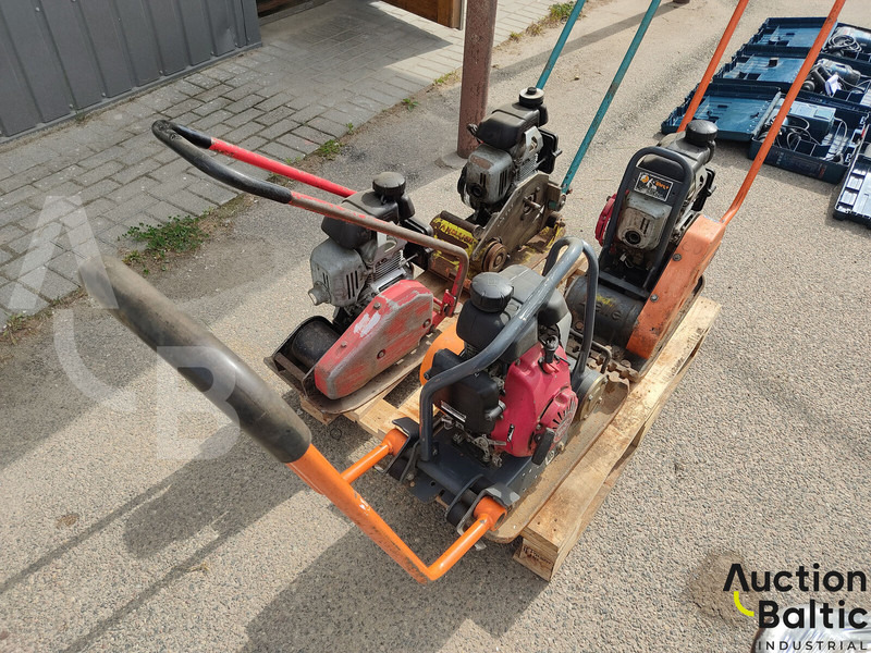 Dynapac LF45, Ammann AVP1033 & 2 Belle - Plaque vibrante: photos 2 Dynapac LF45, Ammann AVP1033 & 2 Belle - Plaque vibrante: photos 2