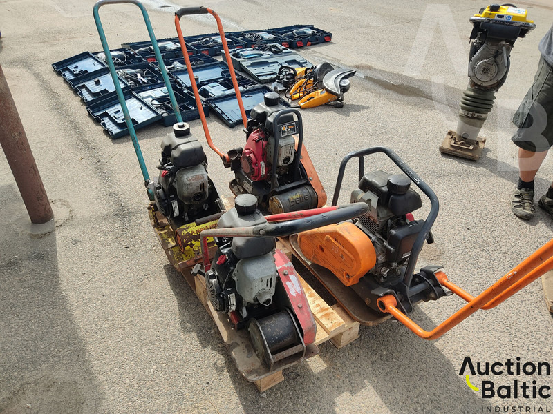 Dynapac LF45, Ammann AVP1033 & 2 Belle - Plaque vibrante: photos 3 Dynapac LF45, Ammann AVP1033 & 2 Belle - Plaque vibrante: photos 3