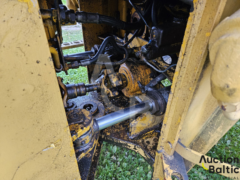 Chargeuse sur pneus International 520A: photos 14