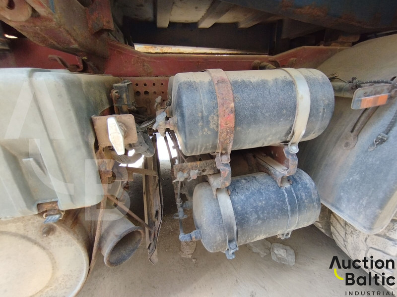 Camion benne Iveco 260 E44: photos 16 Camion benne Iveco 260 E44: photos 16