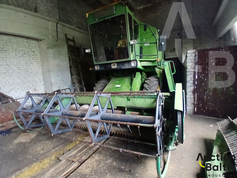 John Deere 1055 - Moissonneuse-batteuse: photos 4 John Deere 1055 - Moissonneuse-batteuse: photos 4
