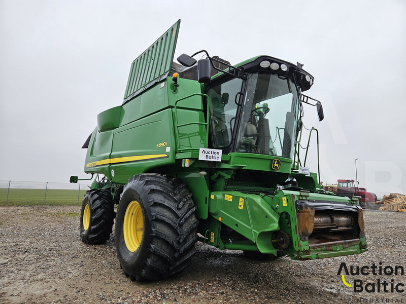 John Deere S 690 i - Moissonneuse-batteuse: photos 1 John Deere S 690 i - Moissonneuse-batteuse: photos 1