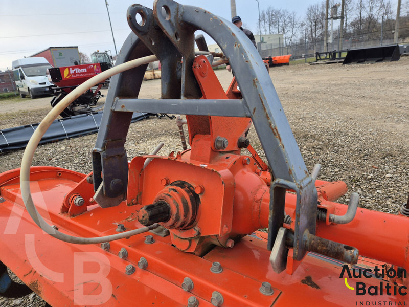 Kubota R 15T - Herse rotative: photos 5 Kubota R 15T - Herse rotative: photos 5