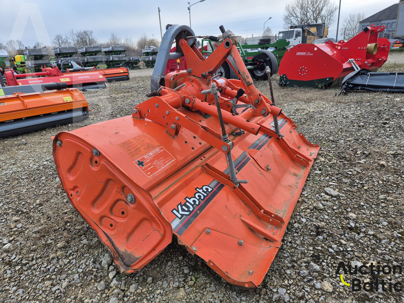 Kubota R 15T - Herse rotative: photos 4 Kubota R 15T - Herse rotative: photos 4