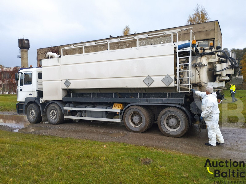 MAN T 46 - Camion vidangeur: photos 3 MAN T 46 - Camion vidangeur: photos 3