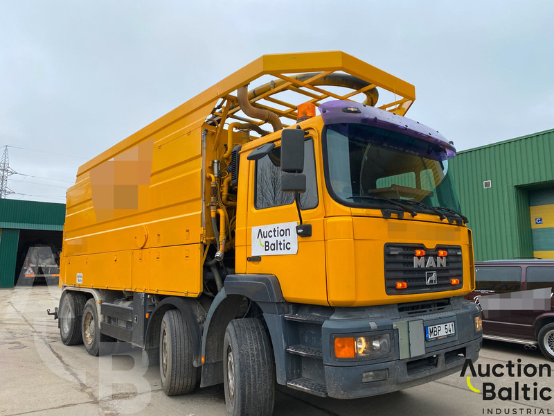 MAN T46 - Camion vidangeur: photos 1 MAN T46 - Camion vidangeur: photos 1