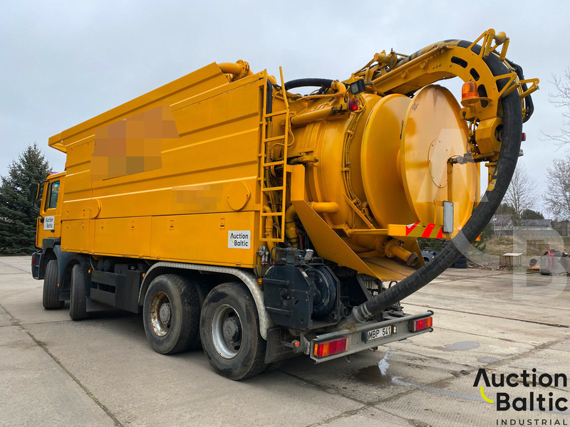 MAN T46 - Camion vidangeur: photos 3 MAN T46 - Camion vidangeur: photos 3