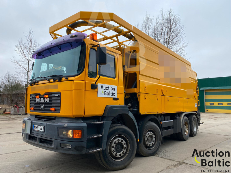 MAN T46 - Camion vidangeur: photos 2 MAN T46 - Camion vidangeur: photos 2