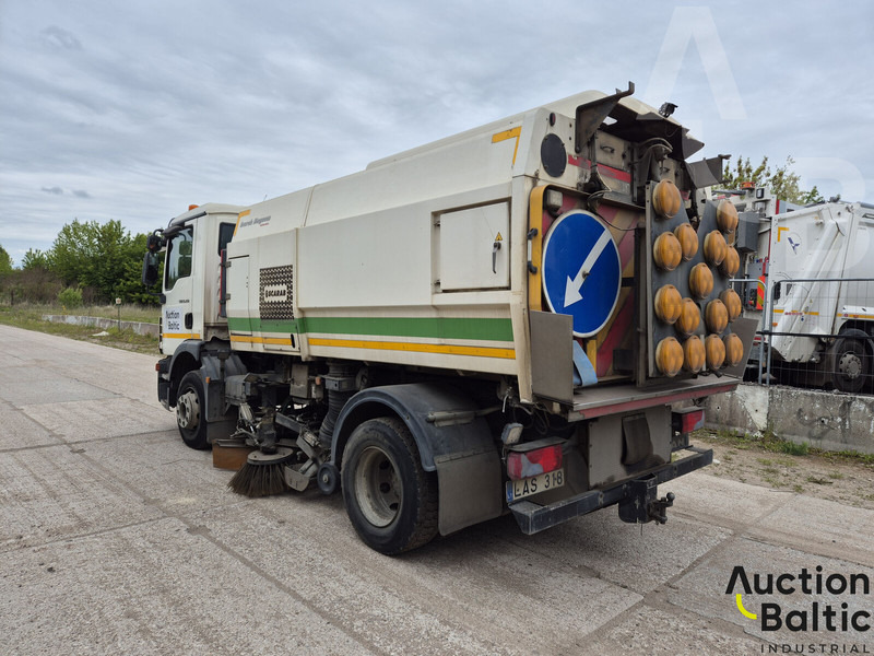 MAN TGM15.250 4X2 BL - Balayeuse de voirie: photos 4 MAN TGM15.250 4X2 BL - Balayeuse de voirie: photos 4