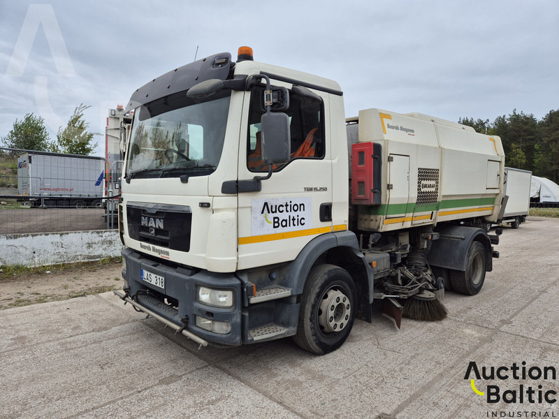 MAN TGM15.250 4X2 BL - Balayeuse de voirie: photos 1 MAN TGM15.250 4X2 BL - Balayeuse de voirie: photos 1