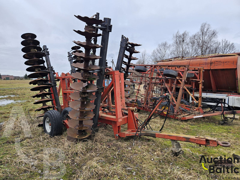 Massey Ferguson Ferguson - Cover crop: photos 1 Massey Ferguson Ferguson - Cover crop: photos 1