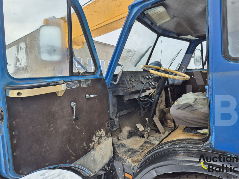 Maz 5334 - Grue auxiliaire: photos 5 Maz 5334 - Grue auxiliaire: photos 5