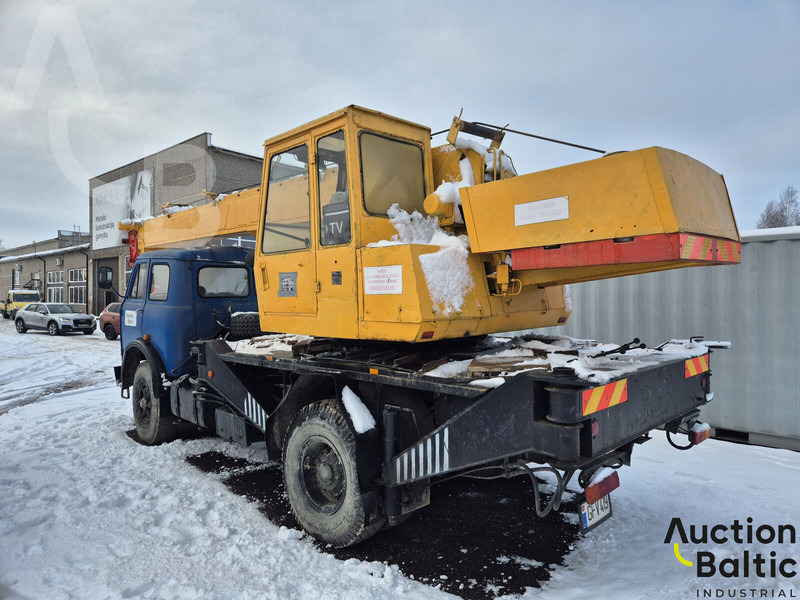 Maz 5334 - Grue auxiliaire: photos 3 Maz 5334 - Grue auxiliaire: photos 3
