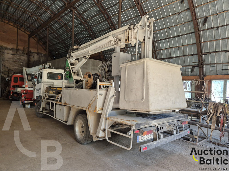 Mercedes-Benz 1114 - Camion avec nacelle: photos 3 Mercedes-Benz 1114 - Camion avec nacelle: photos 3